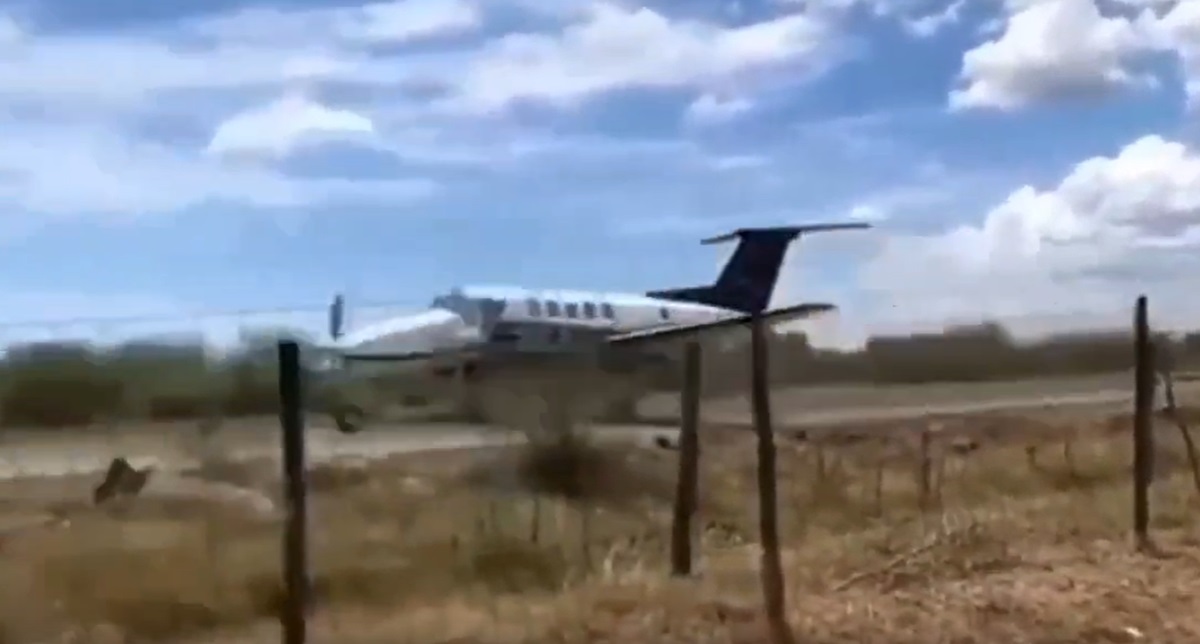 Videos: Momentos antes del despegue de la avión que llevó a ‘El Mayo’ y Guzmán López a EU