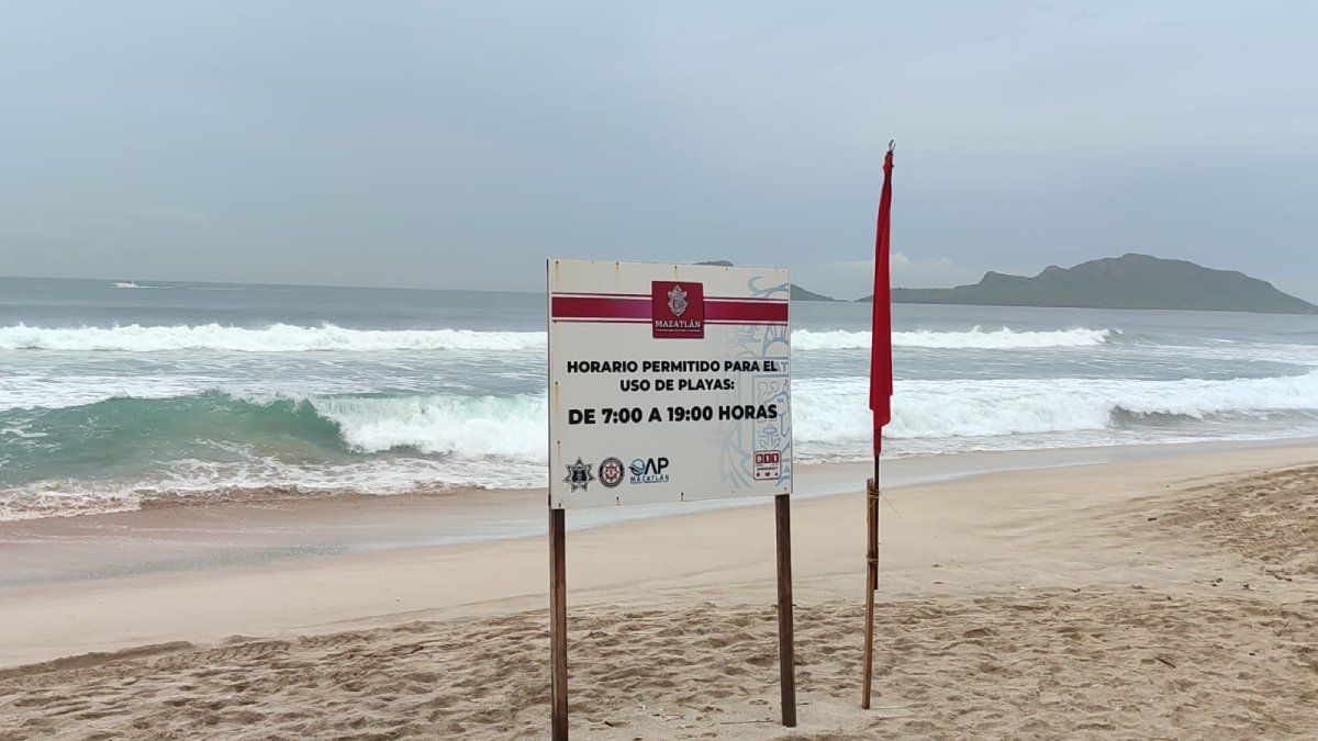 ¡Bandera roja! En playas de Mazatlán habrá olas de más de 2 metros
