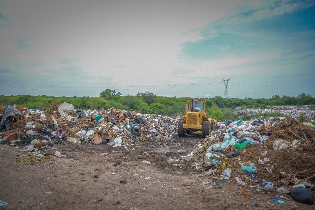 ¡Sanción para quien tire basura! En Salvador Alvarado intensifican labores de limpieza del basurón de Tamazula II