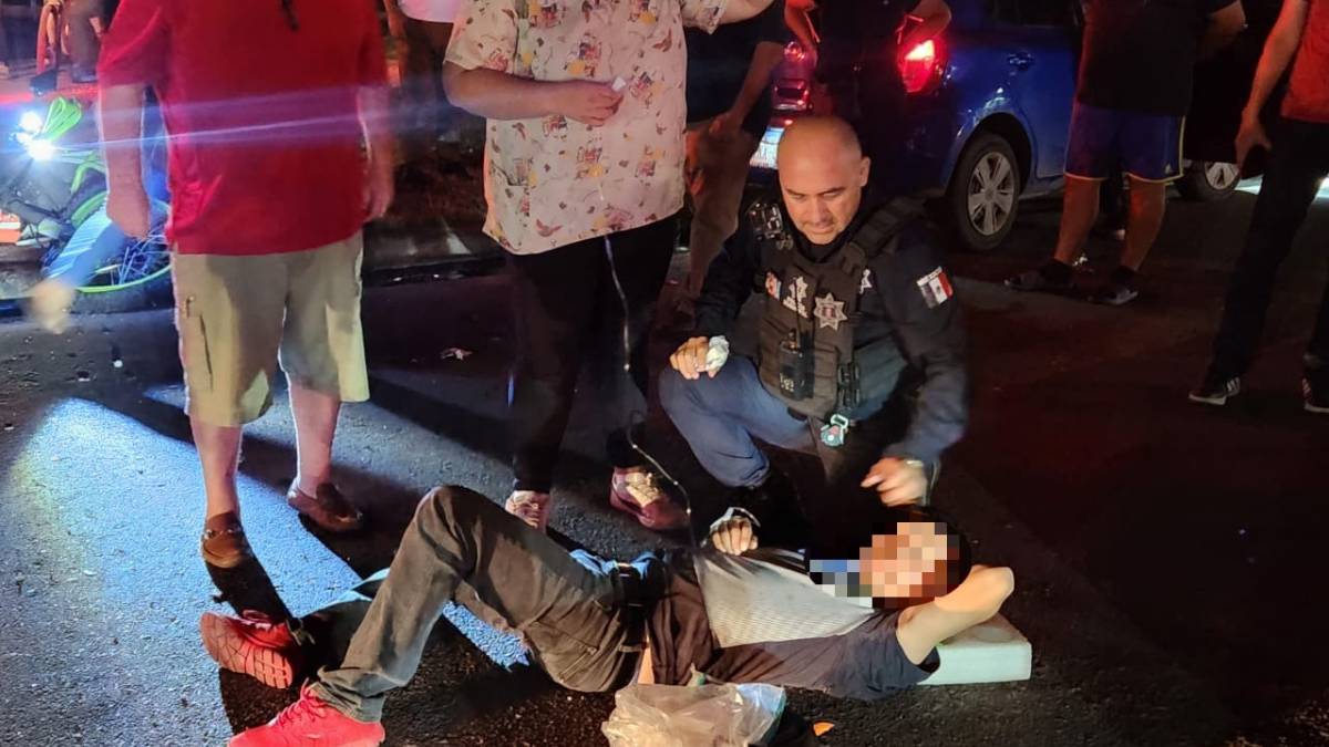 Carambola de dos carros y una moto deja dos lesionados, entre ellos un menor de 10 años, en Culiacán