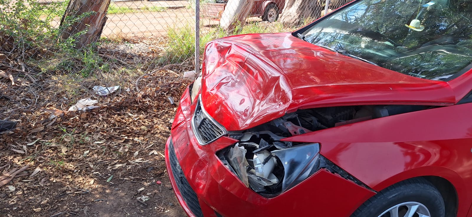 Zanja en medio de bulevar ocasiona ‘carambola’ de automóviles en Los Mochis