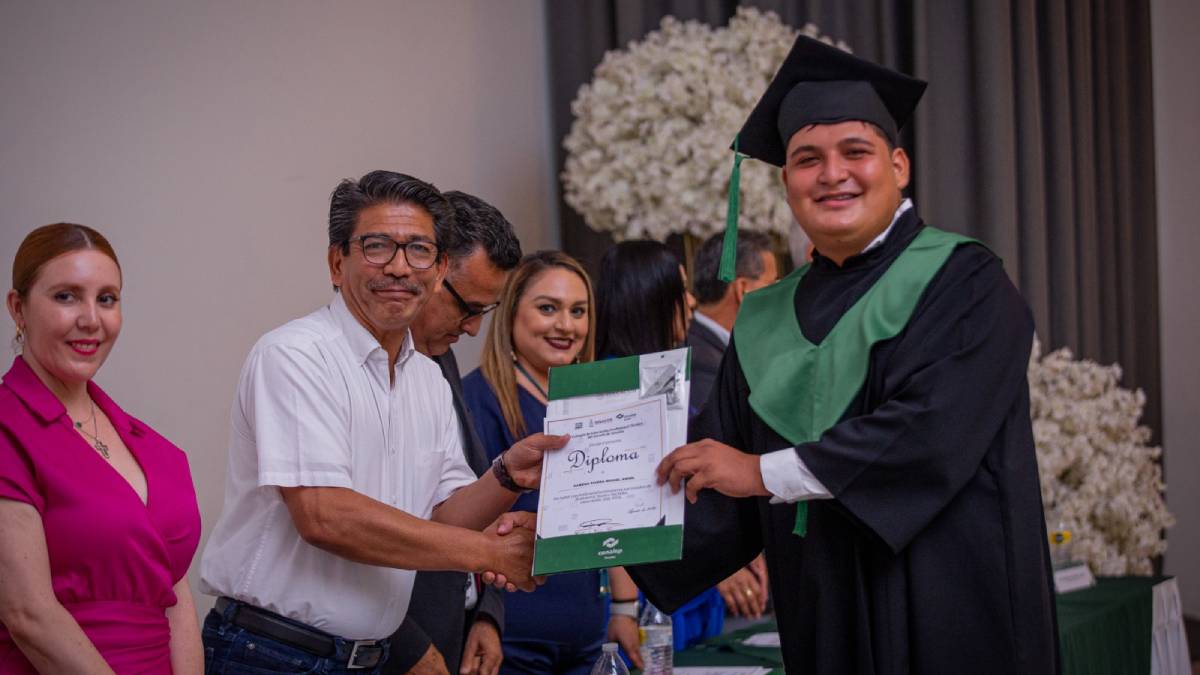 Conalep brinda a Sinaloa jóvenes con excelente preparación profesional; egresan 2 mil 278 alumnos