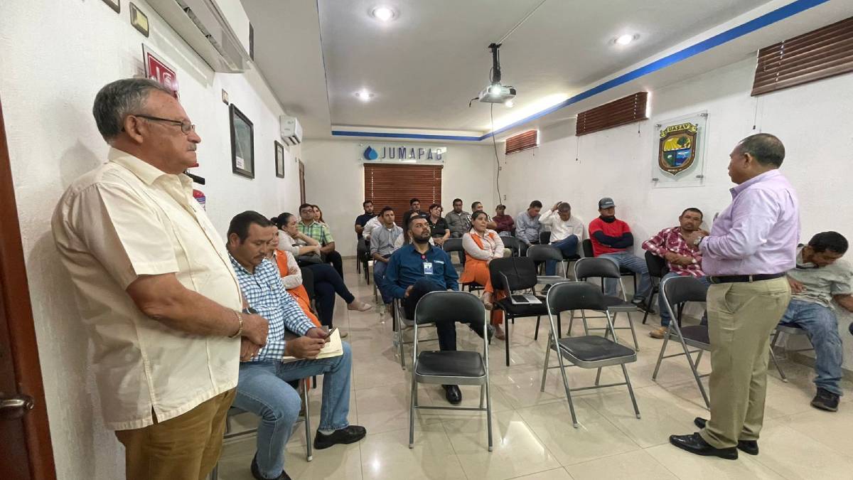 “Deja de echarle ganas” capacitan a trabajadores de la Jumapag para eficientar el trabajo