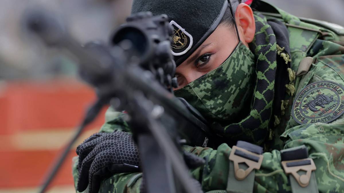 AMLO refuerza reglamento de educación militar para combatir el maltrato