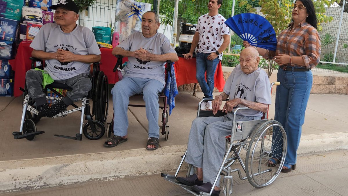 La bendición de don Juan, el abuelito de 105 años que vive en el Asilo de Ancianos de Guasave