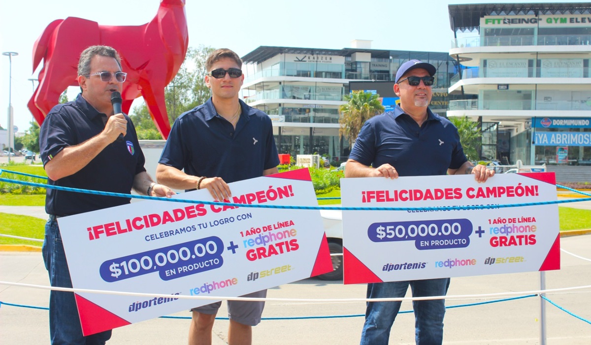 Es Marco Verde un Gran Orgullo de Mazatlán, Grupo Dportenis lo premia junto a su entrenador
