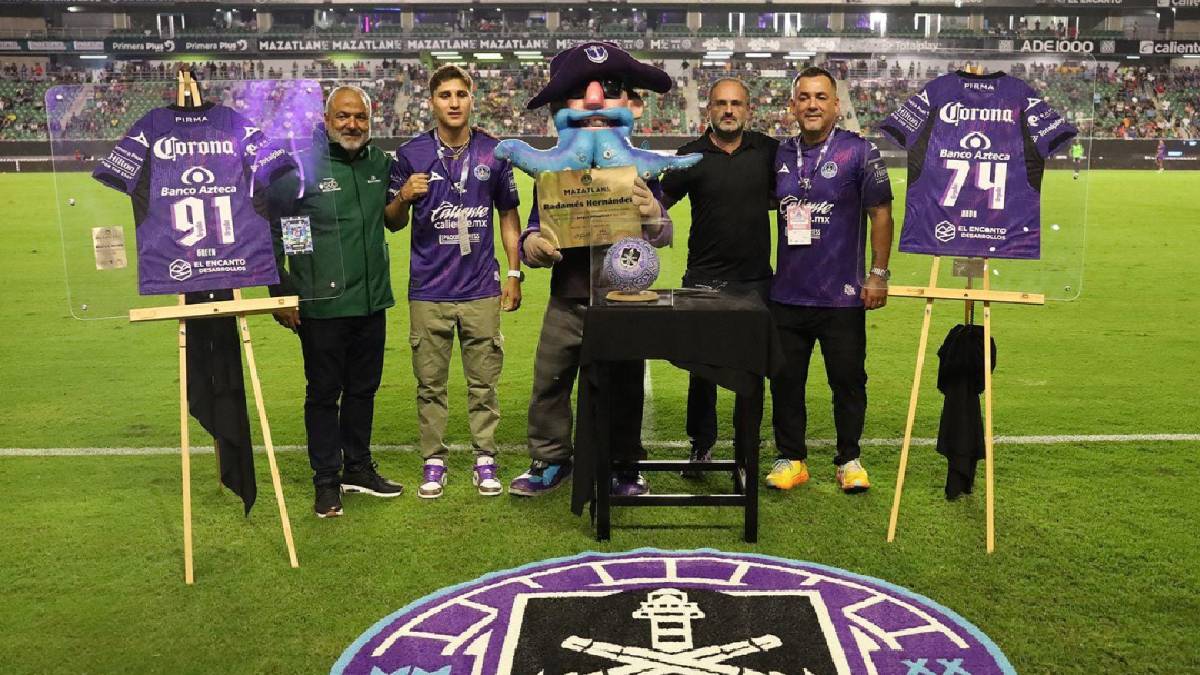 El Verde se pone la morada; reconocen al ‘Green’ en el estadio El Encanto tras poner en alto a Mazatlán