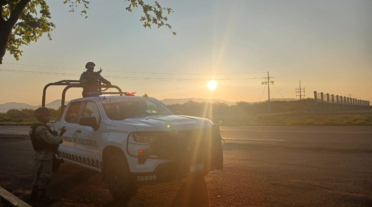 Convoy armado intercepta a elementos de la Guardia Nacional y les roban las armas, en Hidalgo