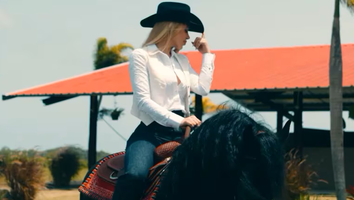 Debuta Emma Coronel en videoclip ‘La Señora’; ve el video completo y la letra de la canción aquí