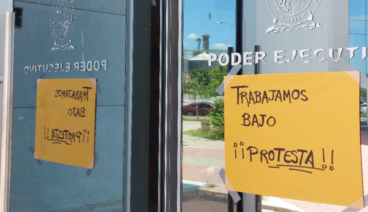 Empleados del Centro de Justicia Penal en Angostura exigen condiciones dignas; trabajan bajo protesta