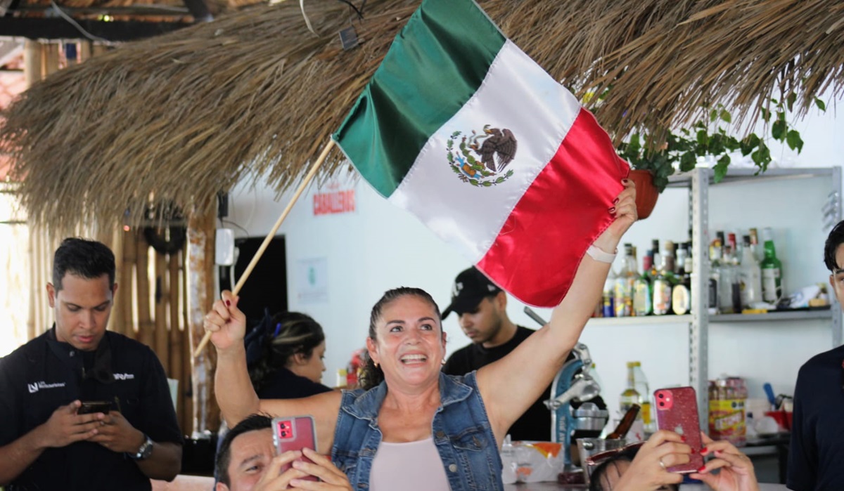 ¡México! Familia de Marco Verde celebra en Mazatlán el tercer triunfo del boxeador en París 2024