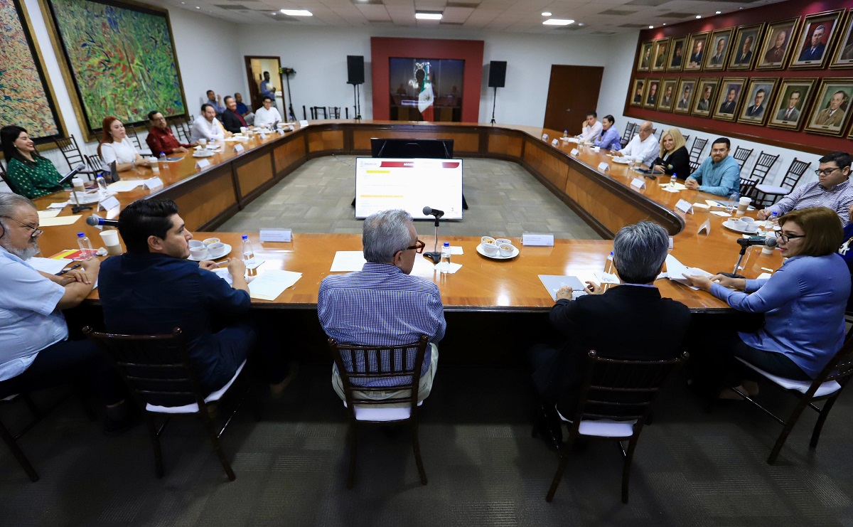 ¡Alistan Tercer Informe! Se reúne Rocha con todo el gabinete