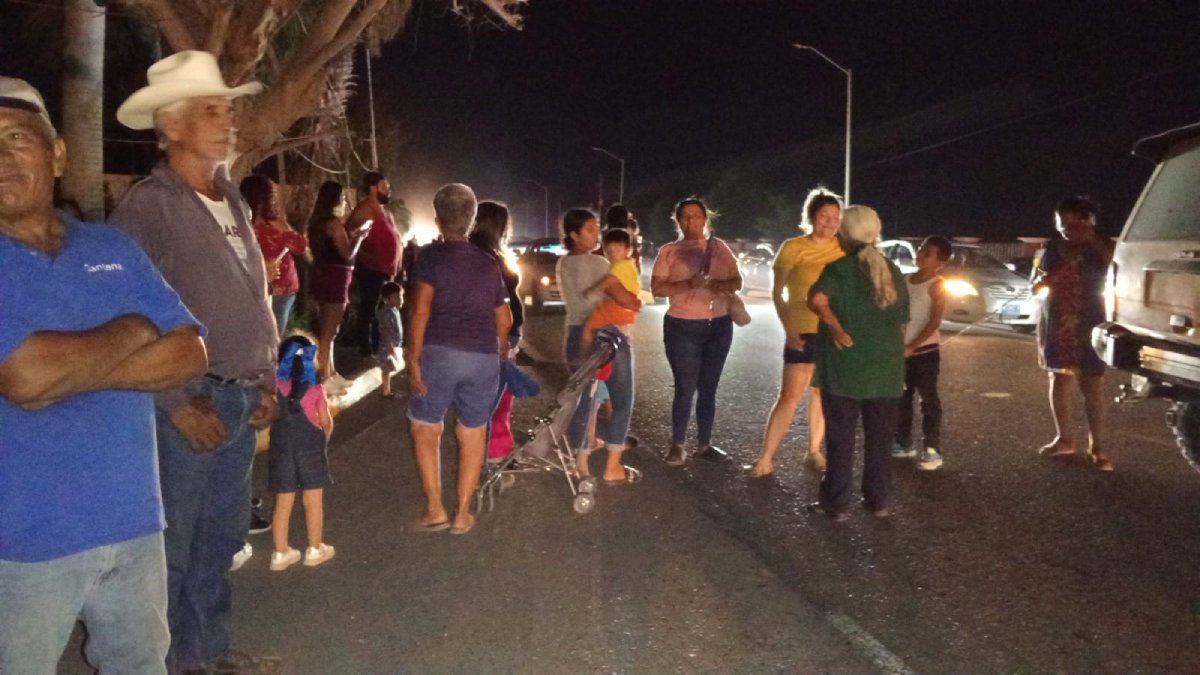 Vientos causaron que tronaran transformadores en la zona rural; eso causó estar sin luz en Ahome