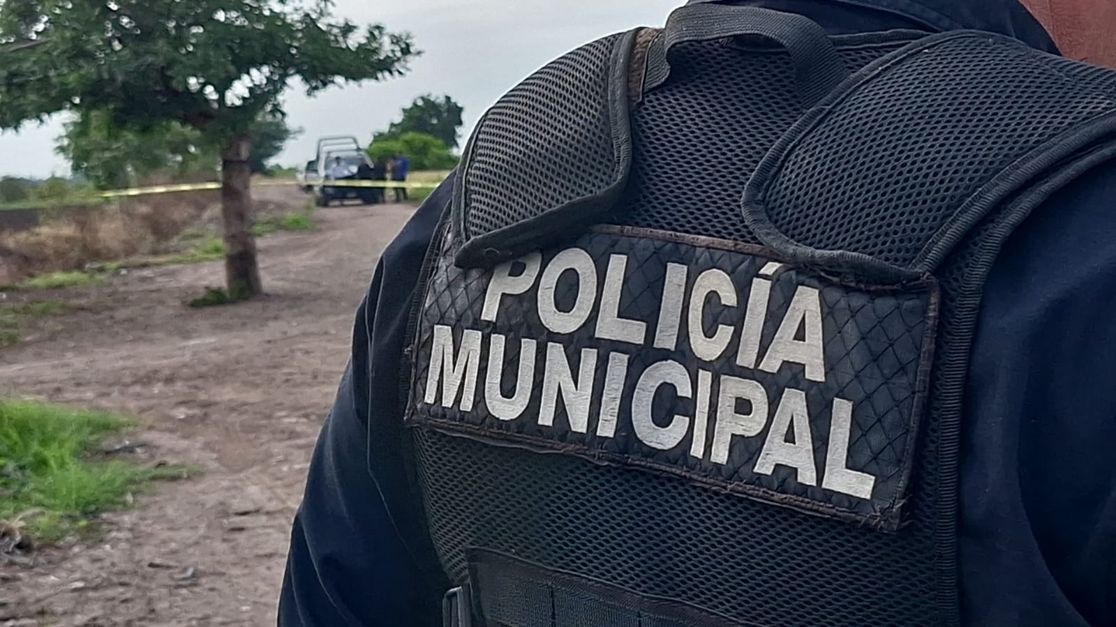 Sobre un camino de Costa Rica y con impactos de bala encuentran sin vida a un hombre en Culiacán