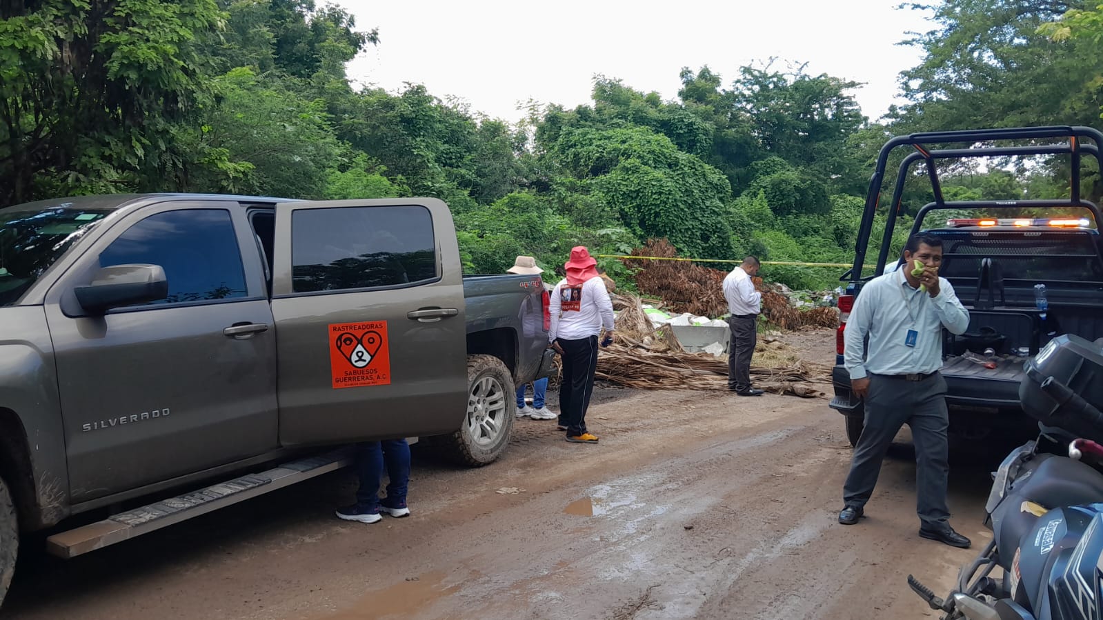 Sabuesos Guerreras hallan cadáver tapado con lona junto a la Facultad de Medicina de la UAS en Culiacán