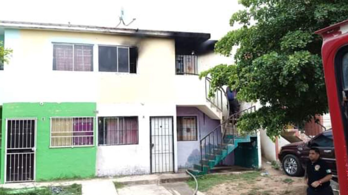 Fuerte incendio en fraccionamiento Alborada deja a una mujer con quemaduras en Mazatlán