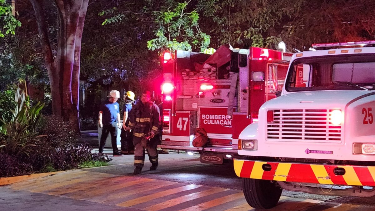 Se incendia local de reconocida plaza comercial en Culiacán; se movilizan todos los cuerpos de emergencia