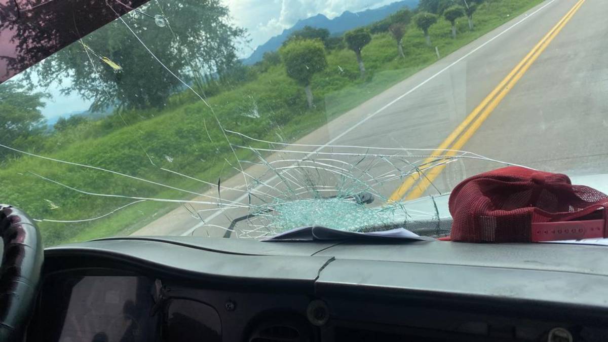 Indigente provoca terror en carretera de Villa Unión, Mazatlán