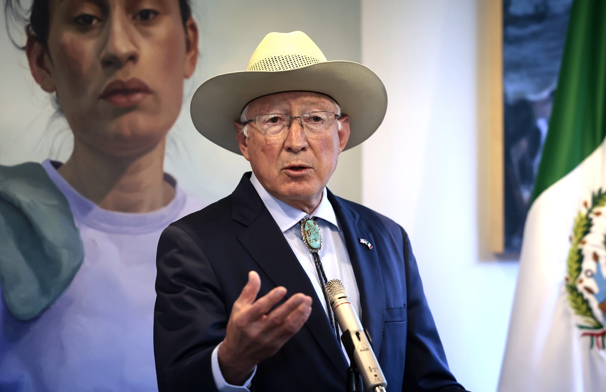 Ken Salazar lanza advertencia por reforma al Poder Judicial y elección de jueces