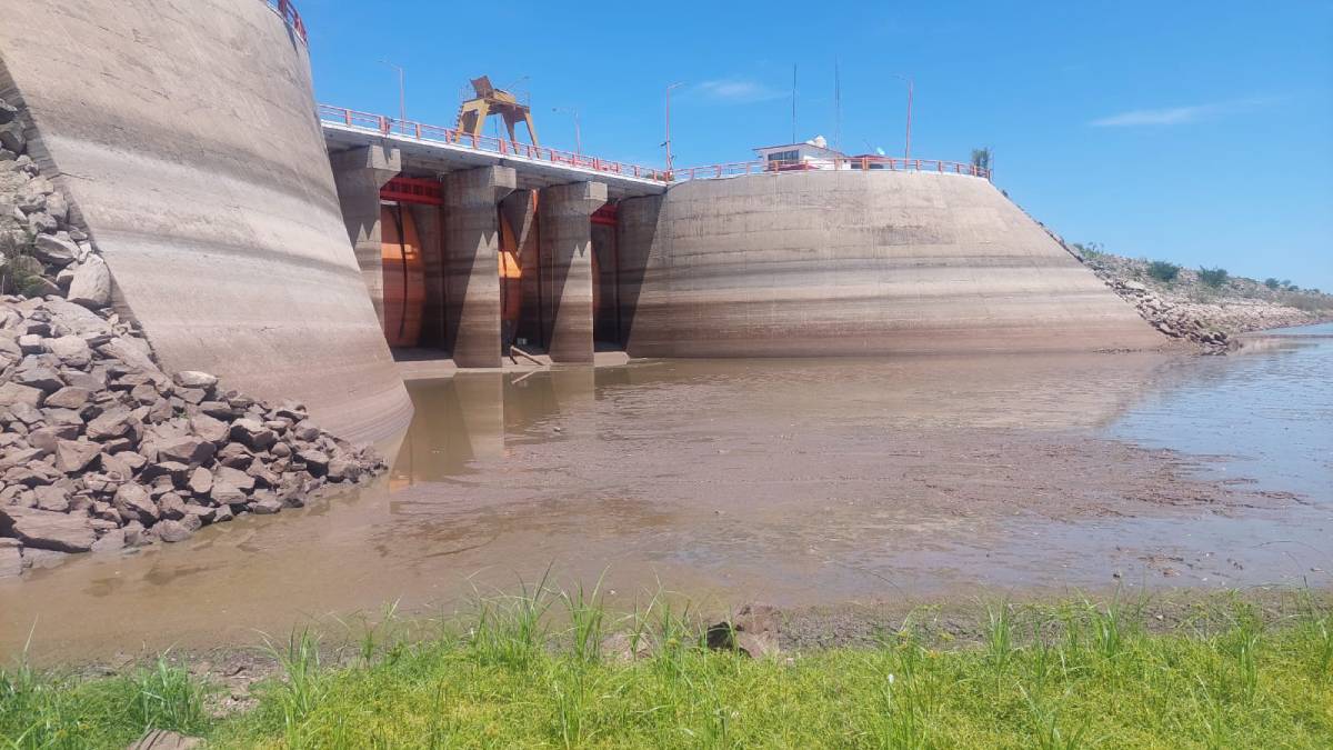 ¡La esperanza muere al último! Confían pescadores que la situación de la presa Eustaquio Buelna mejore