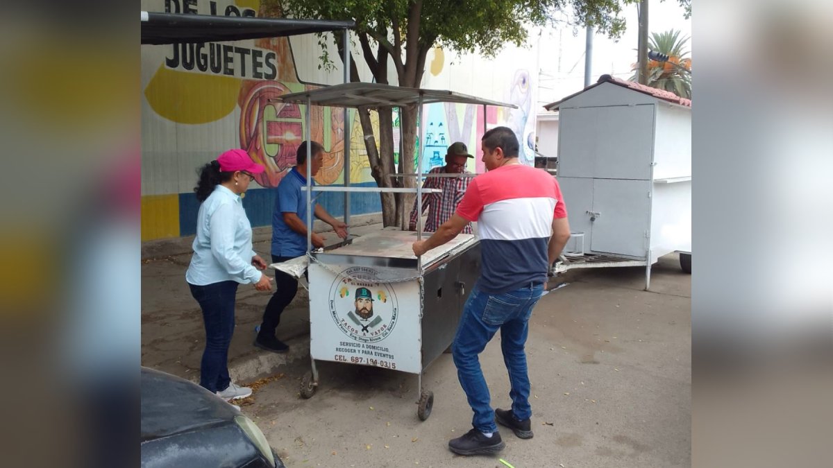 ¡Caminar libre por el Centro! Liberan banquetas en Guasave