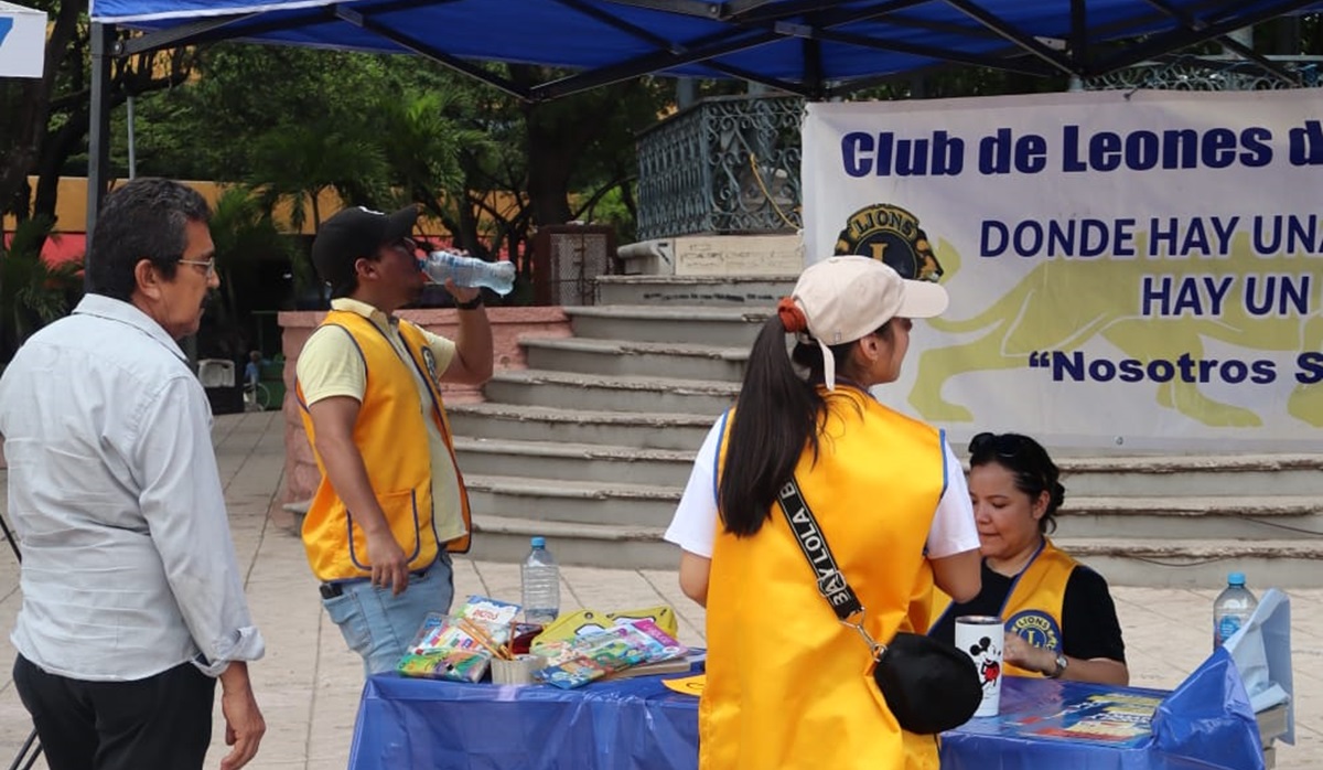 Llama Club de Leones Culiacán AC a donar útiles escolares