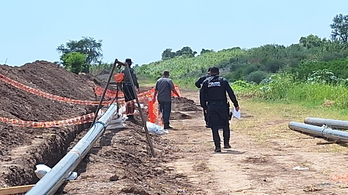 Estaban excavando para gasoducto en Culiacancito y encuentran dos osamentas
