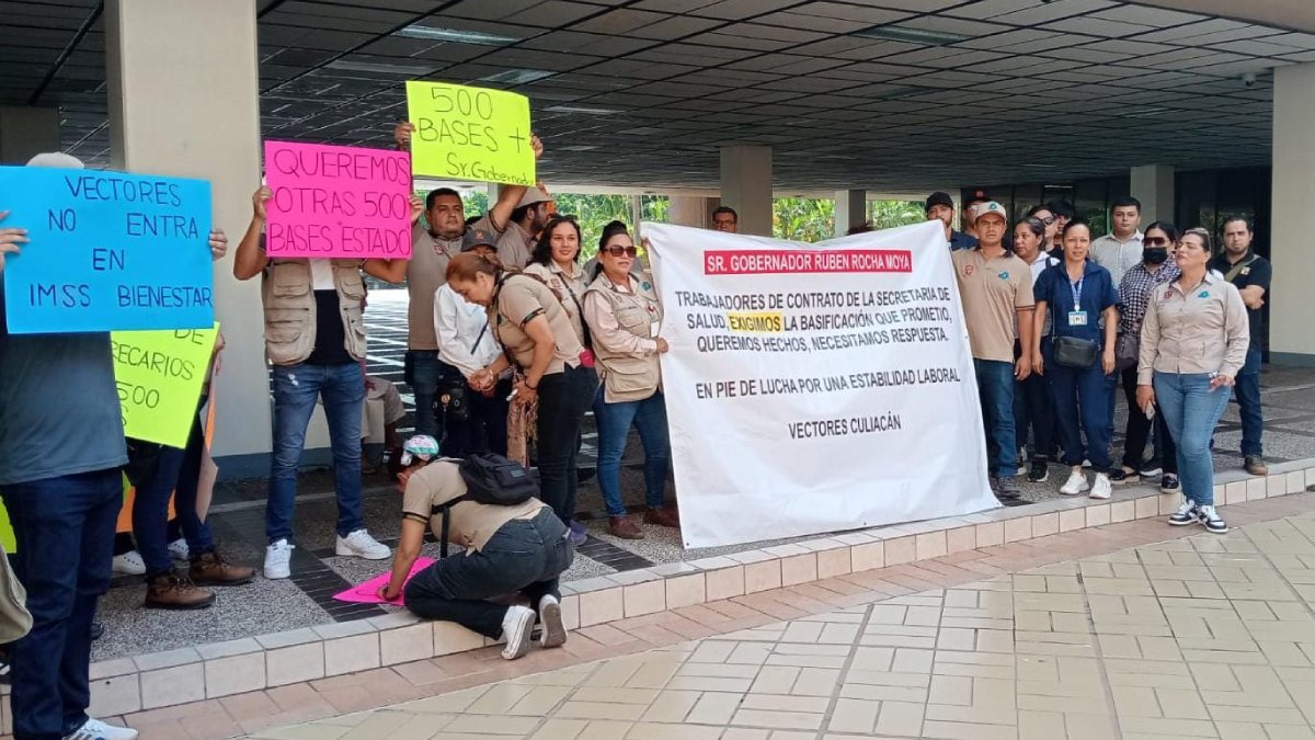 Trabajadores de Vectores de SSA se manifiestan en Palacio; exigen al gobernador basificación prometida