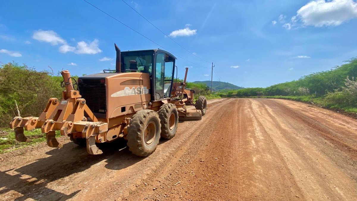 Atienden con gobierno de Mazatlán con la reparación de caminos rurales tras las últimas lluvias