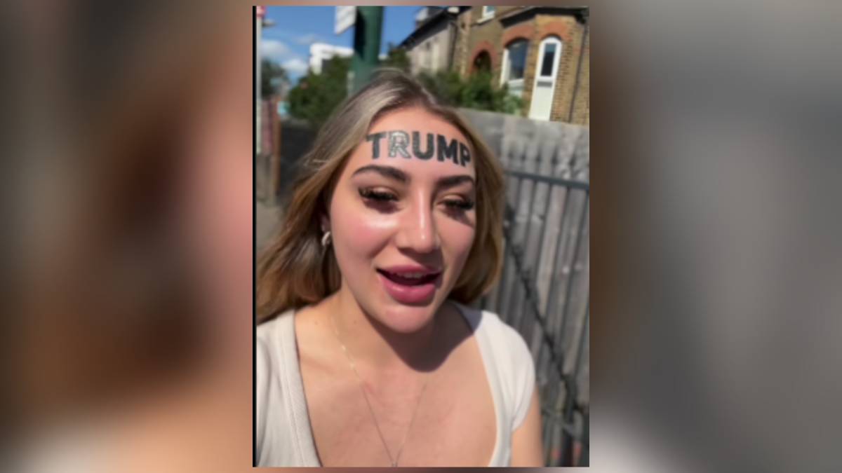 Video: Modelo de OnlyFans se tatúa ‘Trump’ en la frente desatando controversia