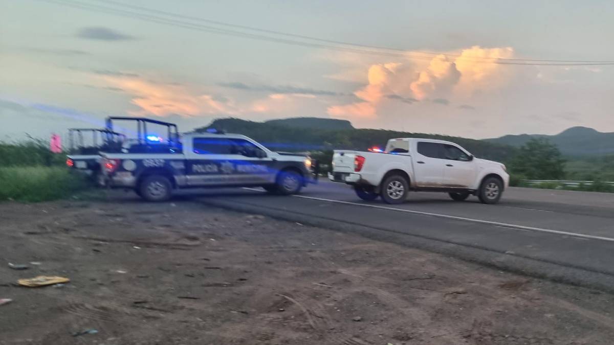 Municipales recuperan camioneta robada en Costa Rica, pero son atorados por un grupo armado