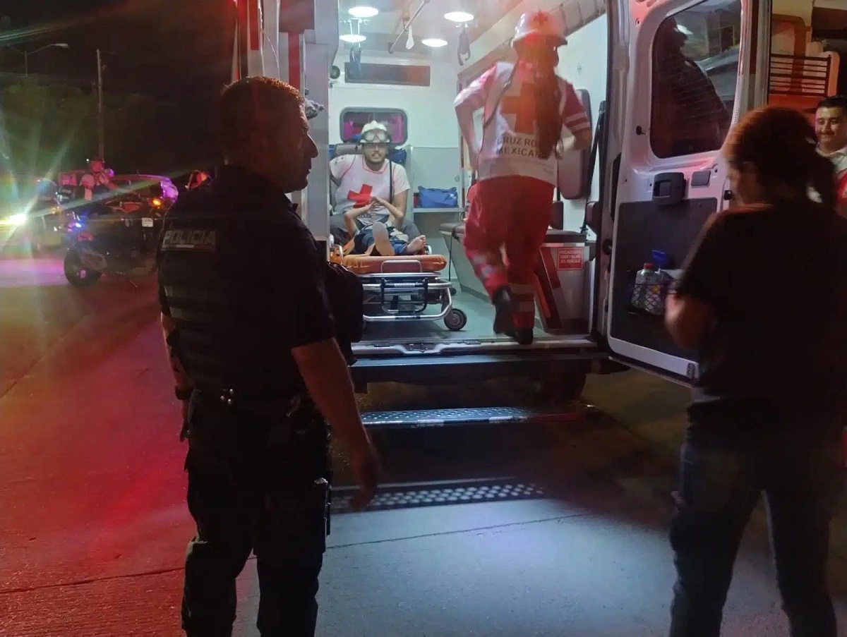 Niño choca en su bicicleta contra un vehículo y resulta lesionado en Mazatlán