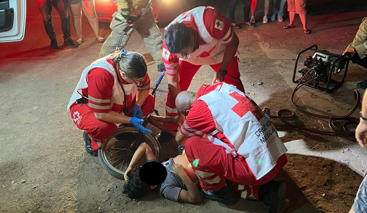 Niño se incrusta en su estómago pedal de bicicleta en un ejido de Ahome