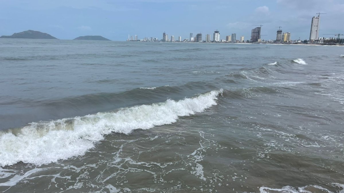 ¡Cuidado! Hasta dos metros de altura y fuertes corrientes este jueves en playas de Mazatlán