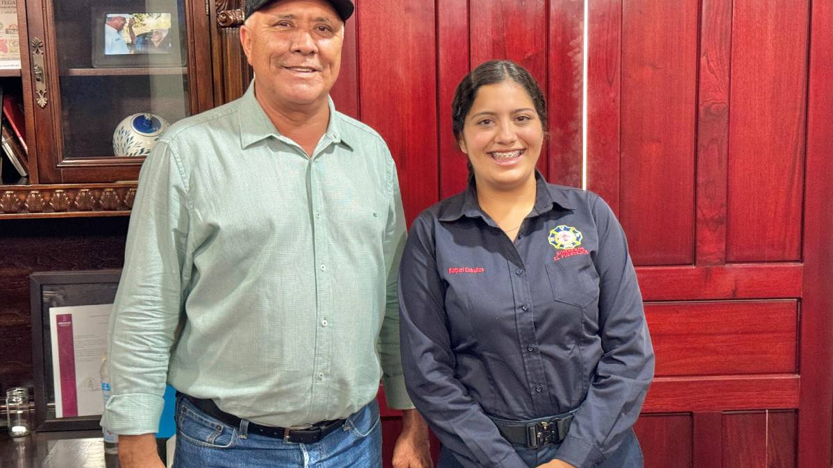 Orgullo fortense: Raquel Ceballos, primera mujer maquinista de bomberos en el estado de Sinaloa