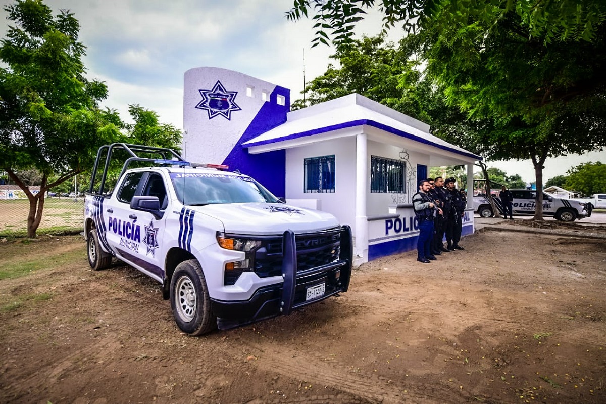 Inicia la entrega de casetas de policías rehabilitadas en Mazatlán; Infonavit El Conchi es la primera