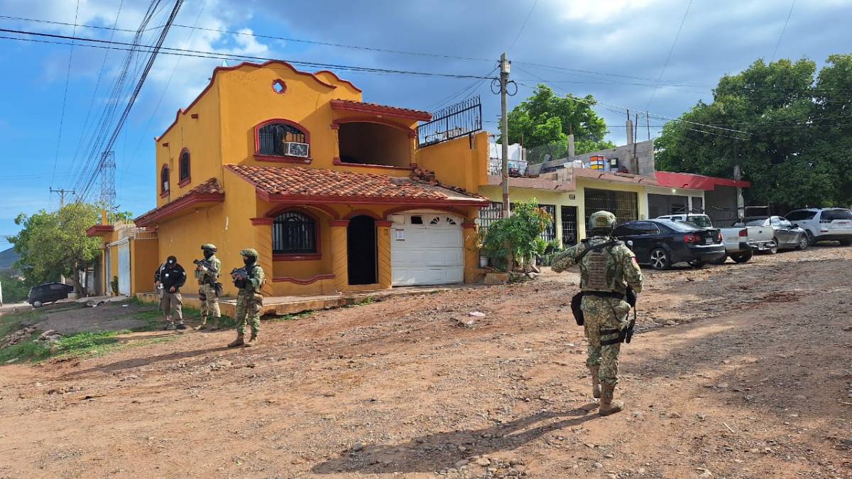 Tras varios días sitiando los inmuebles, catean viviendas en Los Huizaches, Culiacán