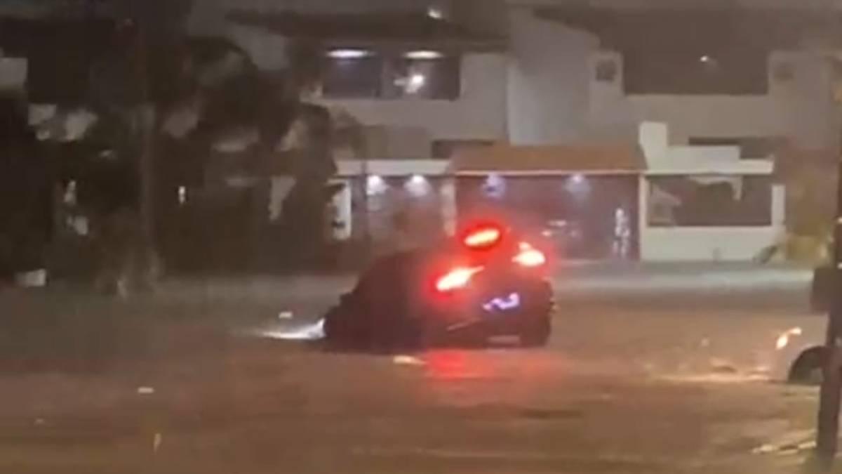 ¡Qué susto! Familia proveniente de Chihuahua cae a canal en Mazatlán
