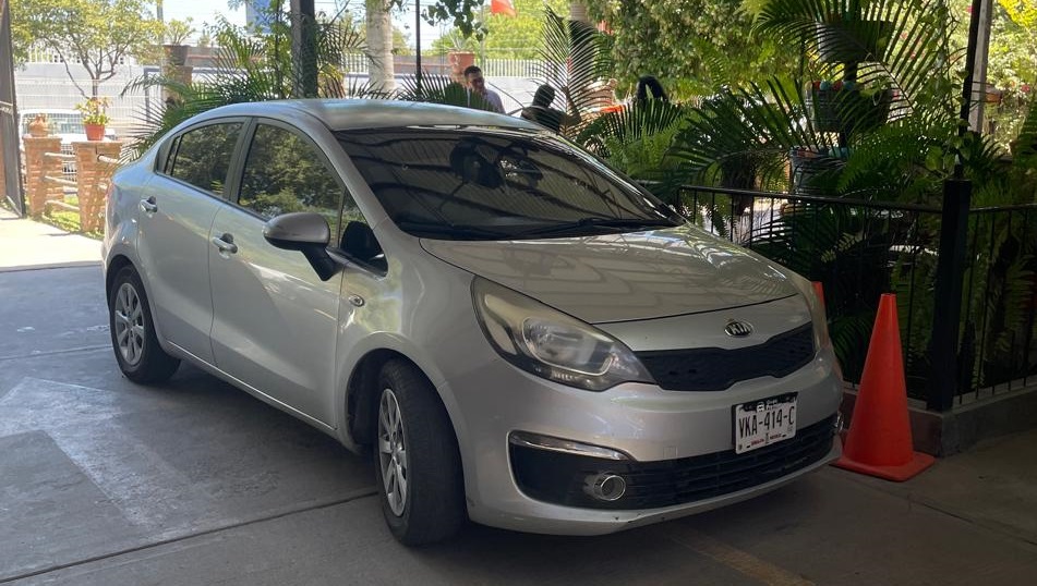 A mano armada despojan vehículo en la colonia Antonio Nakayama de Culiacán