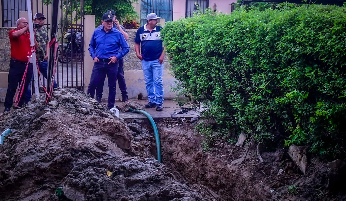 Con urgencia trabajan en la renovación del drenaje en el Jabalíes de Mazatlán