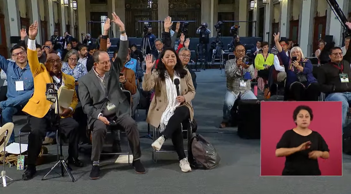 ¿A favor o en contra de la reforma al Poder Judicial? AMLO realiza ejercicio de votación en la ‘mañanera’
