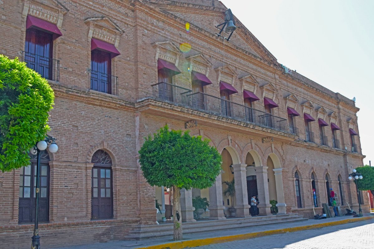 Inicia la restauración del Palacio Municipal de El Fuerte; es un proyecto de preservación histórica