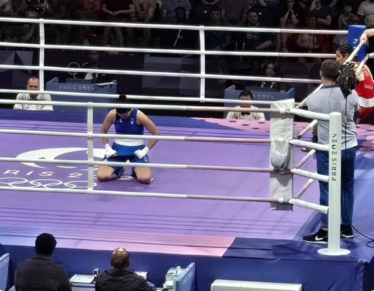 Boxeadora italiana abandona combate en París 2024  donde enfrentaba a rival con síndrome de Swyer