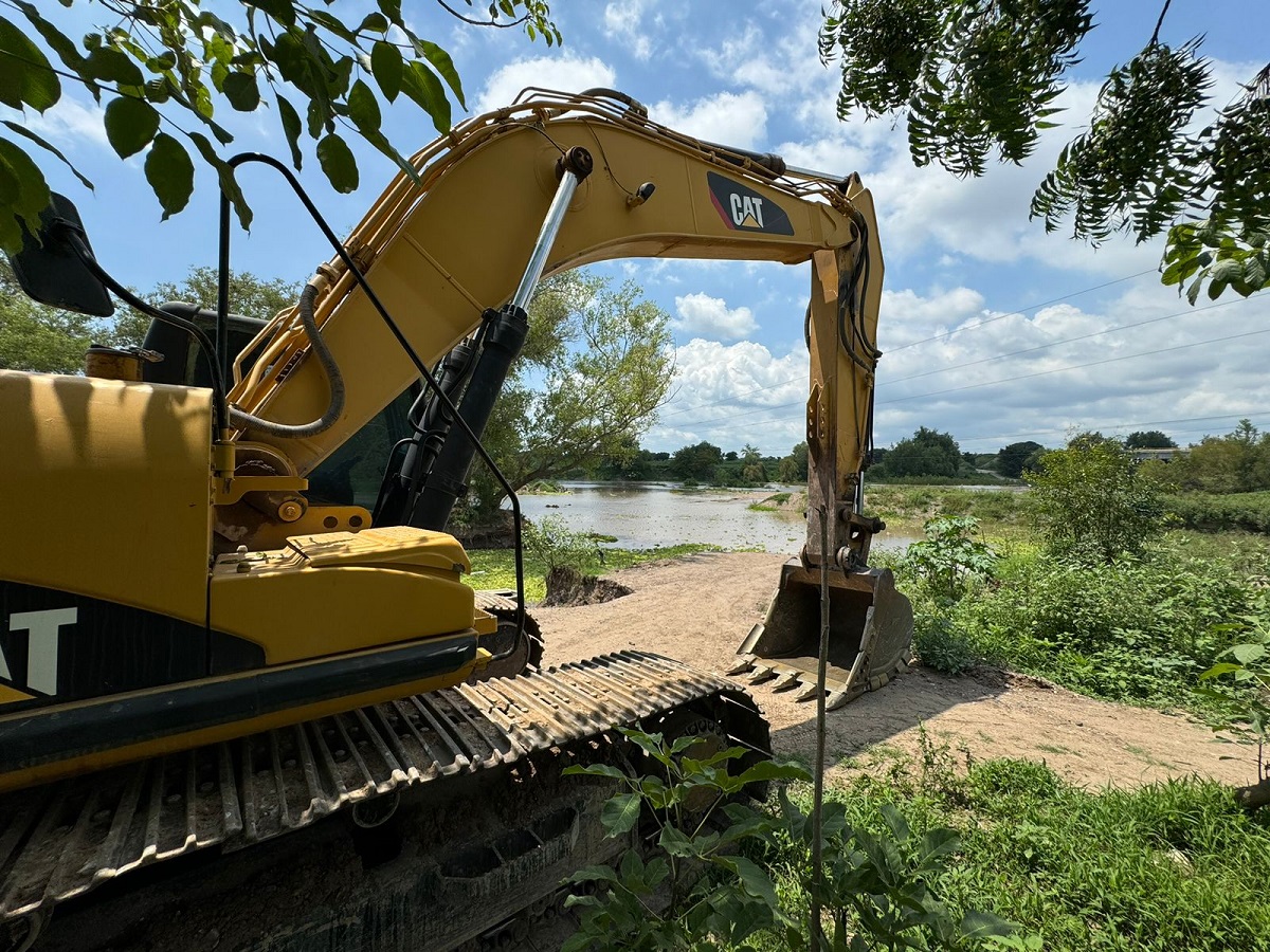 ¡Va para largo! Dificulta caudal del río Presidio reponer tubería, Villa Unión recibe agua en pipas