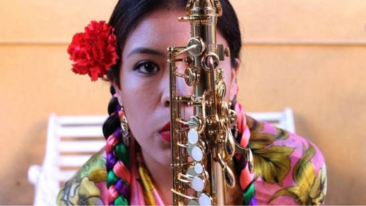 Saxofonista María Elena Ríos denuncia impunidad en caso de agresión en Oaxaca