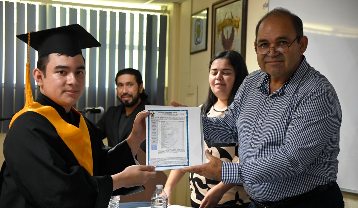 Se gradúa la generación 2019-2024 de la Licenciatura en Ingeniería Electrónica de la UAS
