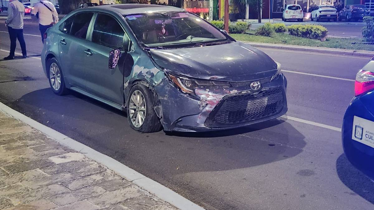 Se registra carambola de tres vehículos sobre el malecón viejo, en Las Quintas, Culiacán