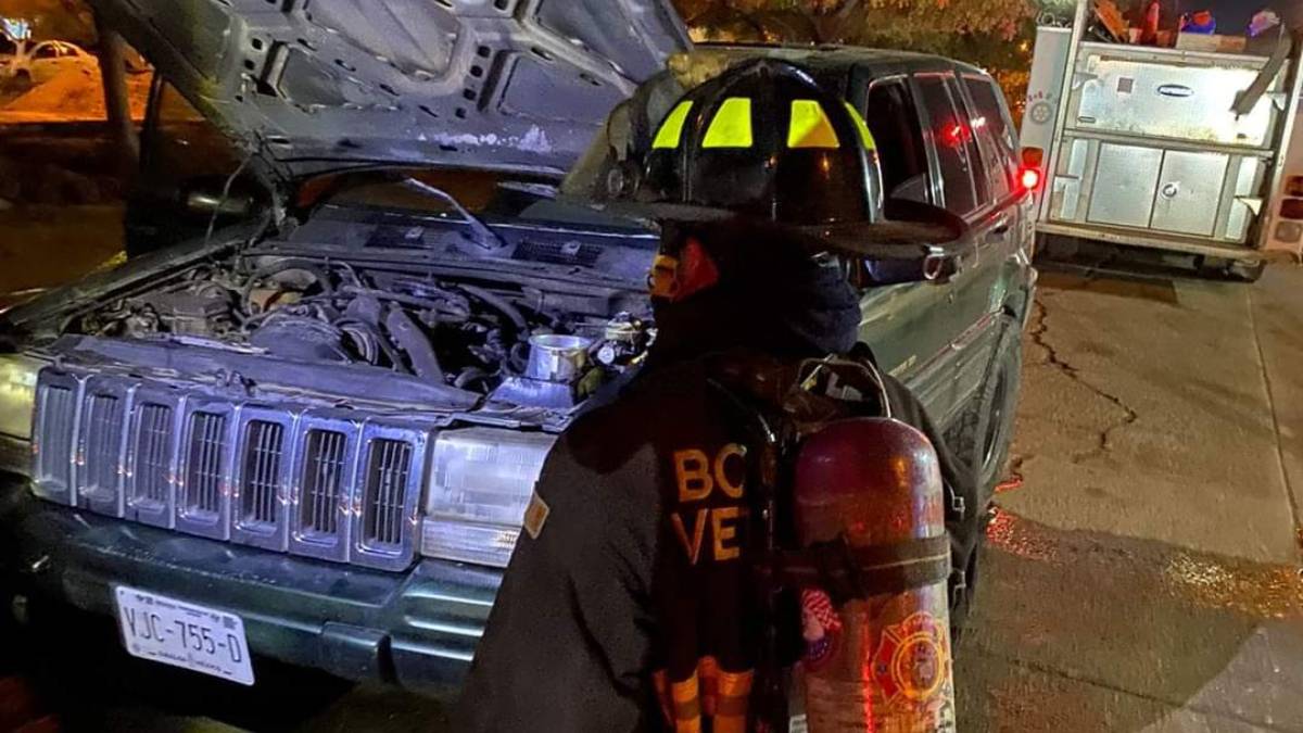 Se registra conato de incendio en vehículo en Mazatlán