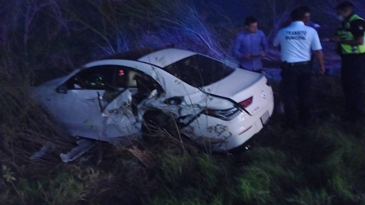 Se registra doble volcadura en la carretera estatal Mochis-Topolobampo
