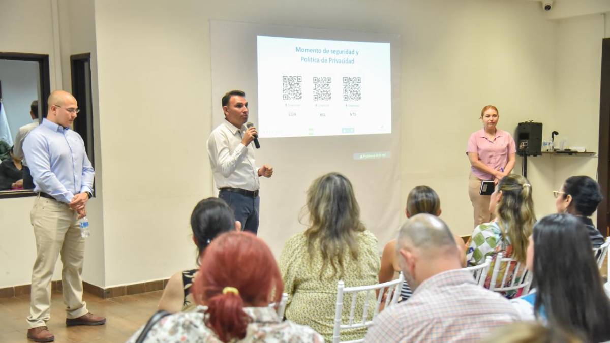 Socializa Pacífico Mexinol con funcionarios municipales de Ahome el proyecto de metanol en la región